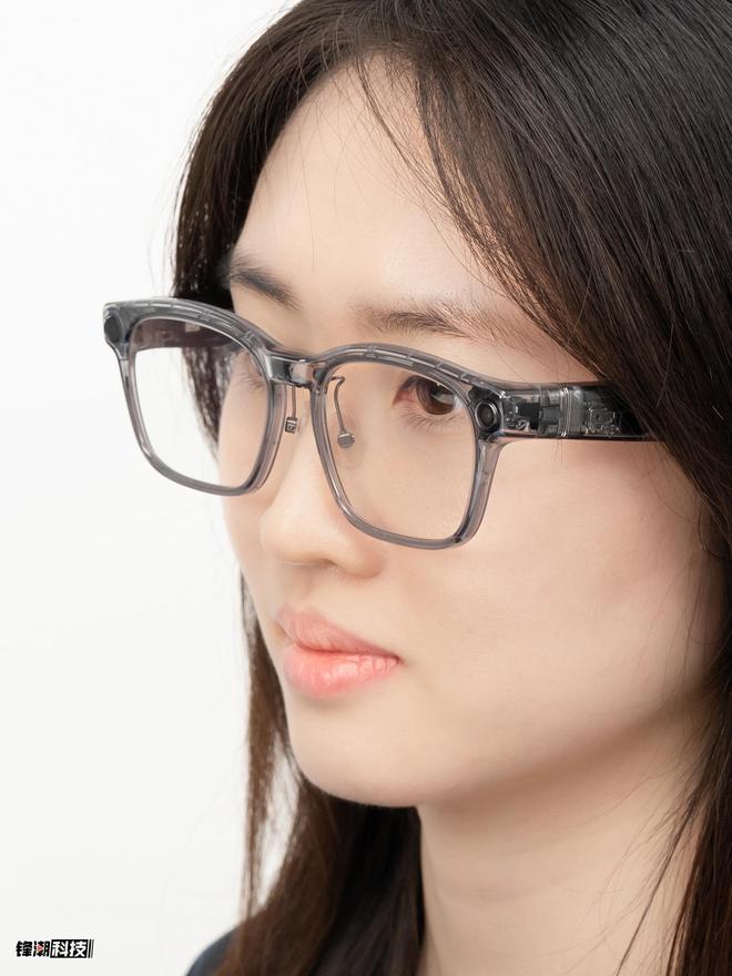 体验：戴了两周它想做的不止于车联新葡京理想AI眼镜 Livis(图3)